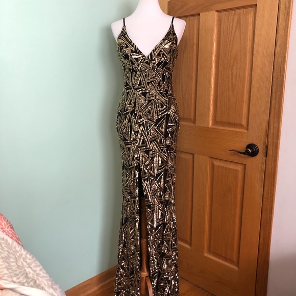 AKIRA Dresses & Skirts - Black and Gold Geometric Sparkly Dress